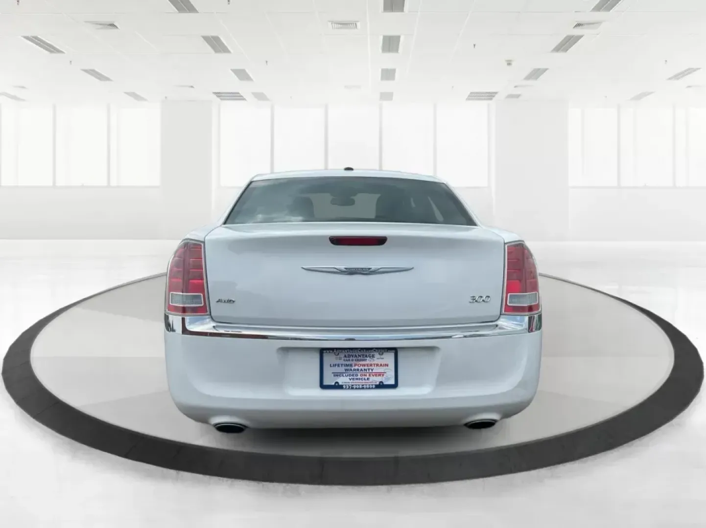 2014 Chrysler 300 Base (2C3CCARG4EH) with an Other engine, located at 1099 N County Rd 25A , Troy, OH, 45373, (937) 908-9800, 40.057041, -84.215462 - Photo#3