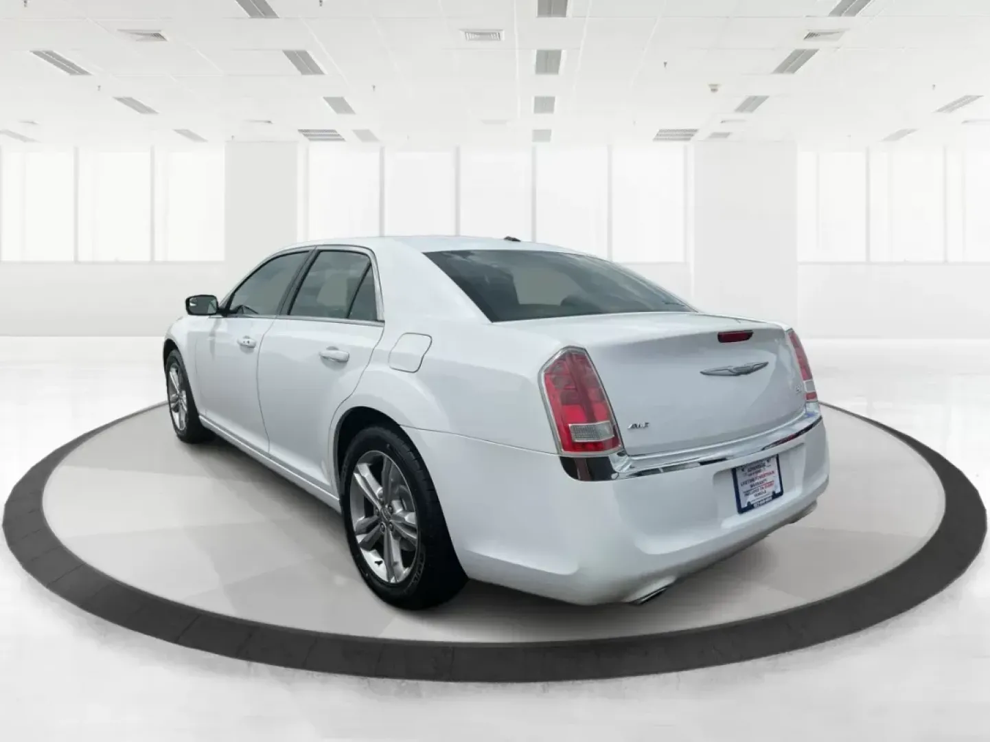 2014 Chrysler 300 Base (2C3CCARG4EH) with an Other engine, located at 1099 N County Rd 25A , Troy, OH, 45373, (937) 908-9800, 40.057041, -84.215462 - Photo#4