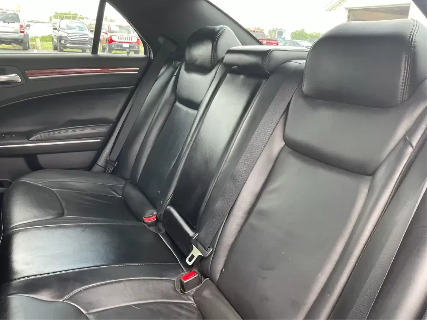 2014 Chrysler 300 Base (2C3CCARG4EH) with an Other engine, located at 1099 N County Rd 25A , Troy, OH, 45373, (937) 908-9800, 40.057041, -84.215462 - Photo#9