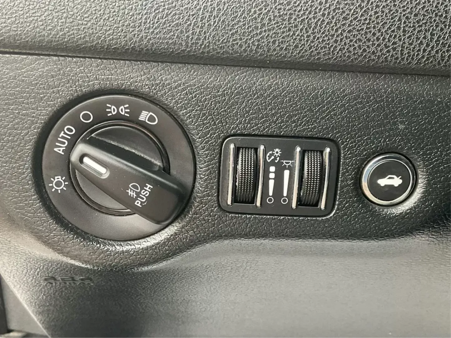 2014 Chrysler 300 Base (2C3CCARG4EH) with an Other engine, located at 1099 N County Rd 25A , Troy, OH, 45373, (937) 908-9800, 40.057041, -84.215462 - Photo#16