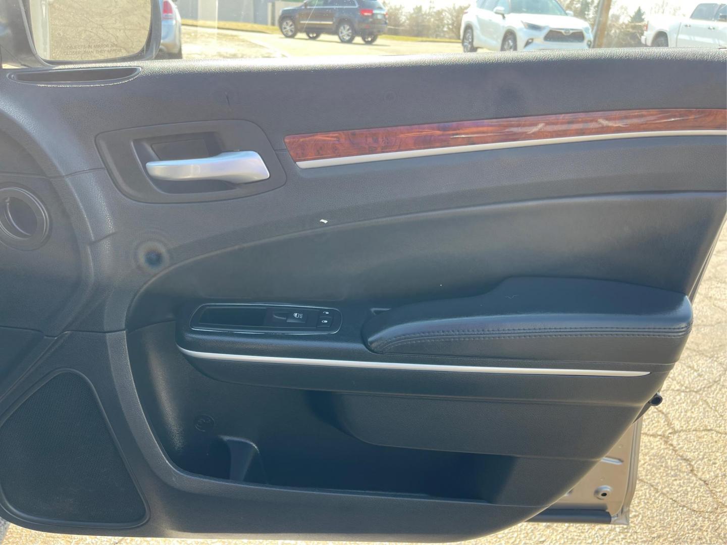 2014 Chrysler 300 RWD (2C3CCAAG8EH) with an Other engine, located at 1184 Kauffman Ave, Fairborn, OH, 45324, (937) 908-9800, 39.807072, -84.031563 - Photo#19