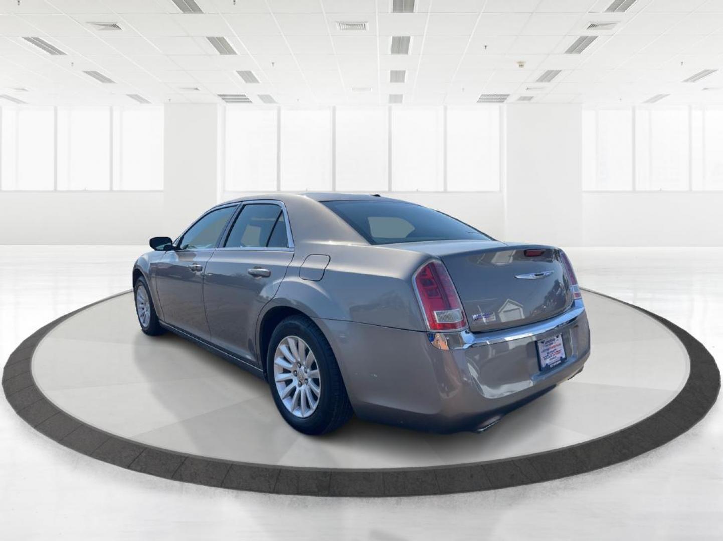 2014 Chrysler 300 RWD (2C3CCAAG8EH) with an Other engine, located at 1184 Kauffman Ave, Fairborn, OH, 45324, (937) 908-9800, 39.807072, -84.031563 - Photo#4