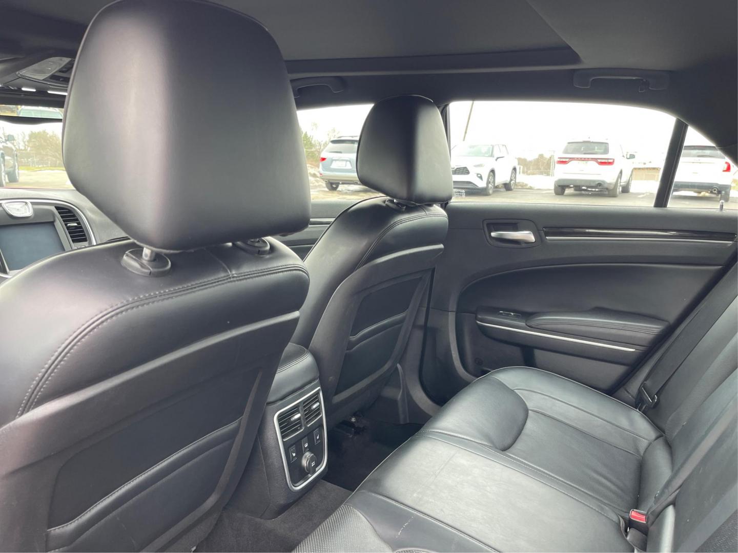 2014 Chrysler 300 C (2C3CCAKT8EH) with an Other engine, located at 1230 East Main St, Xenia, OH, 45385, (937) 908-9800, 39.688042, -83.910538 - Photo#9
