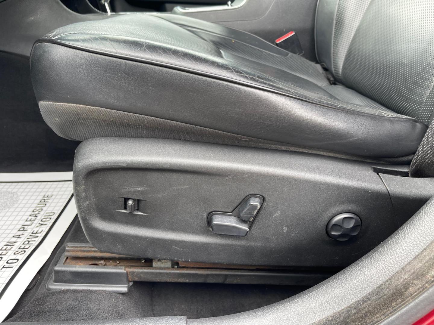 2014 Chrysler 300 C (2C3CCAKT8EH) with an Other engine, located at 1230 East Main St, Xenia, OH, 45385, (937) 908-9800, 39.688042, -83.910538 - Photo#17