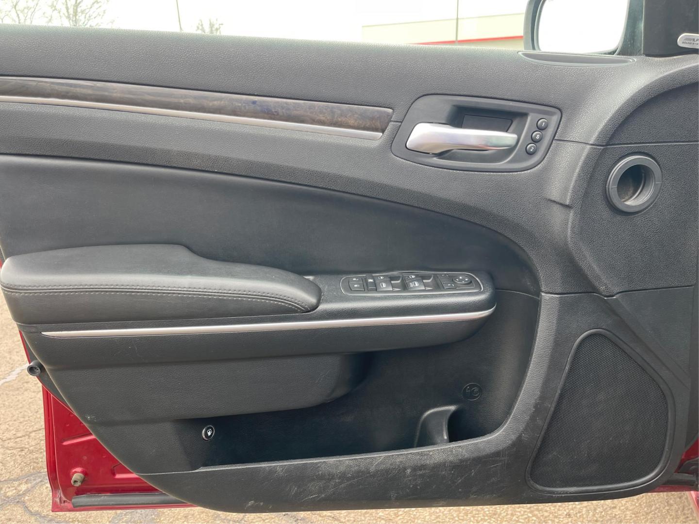 2014 Chrysler 300 C (2C3CCAKT8EH) with an Other engine, located at 1230 East Main St, Xenia, OH, 45385, (937) 908-9800, 39.688042, -83.910538 - Photo#18