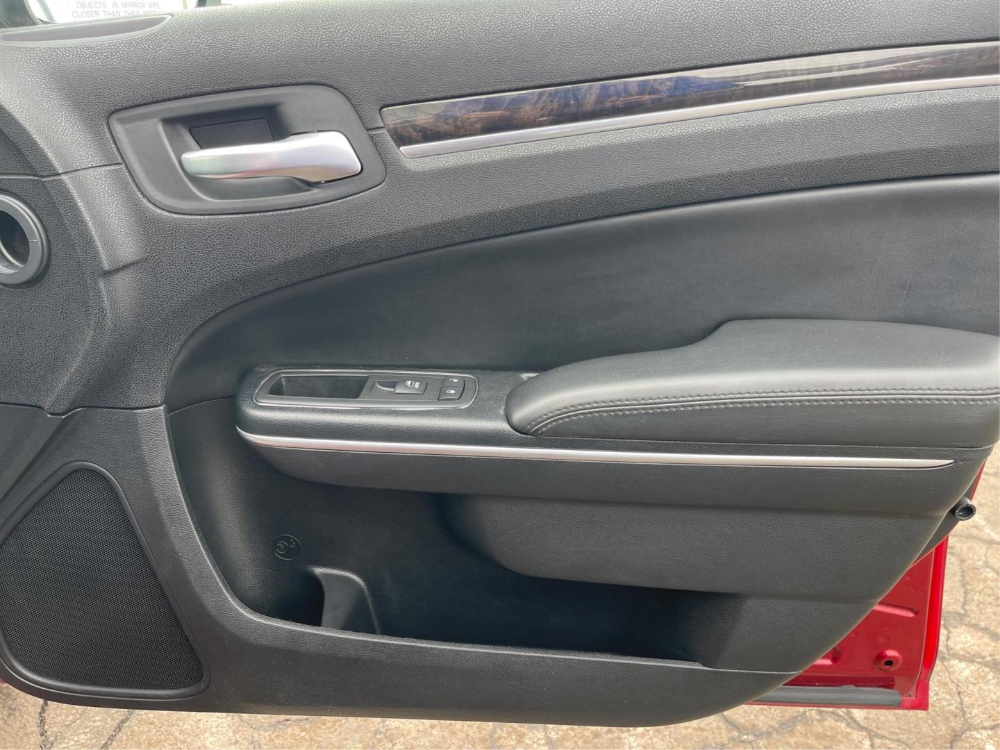 2014 Chrysler 300 C (2C3CCAKT8EH) with an Other engine, located at 1230 East Main St, Xenia, OH, 45385, (937) 908-9800, 39.688042, -83.910538 - Photo#19