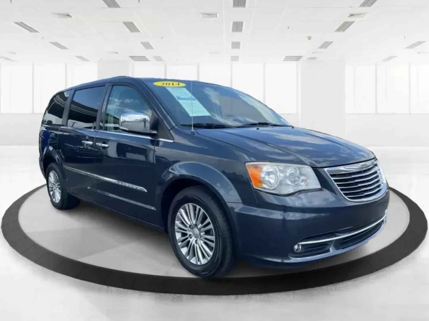2014 Chrysler Town and Country Touring-L (2C4RC1CG3ER) with an 3.6L V6 DOHC 24V engine, 6-Speed Automatic transmission, located at 880 E. National Road, OH, 45377, (937) 908-9800, 39.891918, -84.183975 - Photo#0