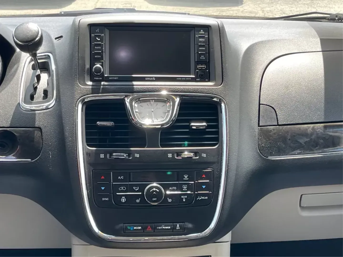 2014 Chrysler Town and Country Touring-L (2C4RC1CG3ER) with an 3.6L V6 DOHC 24V engine, 6-Speed Automatic transmission, located at 880 E. National Road, OH, 45377, (937) 908-9800, 39.891918, -84.183975 - Photo#12