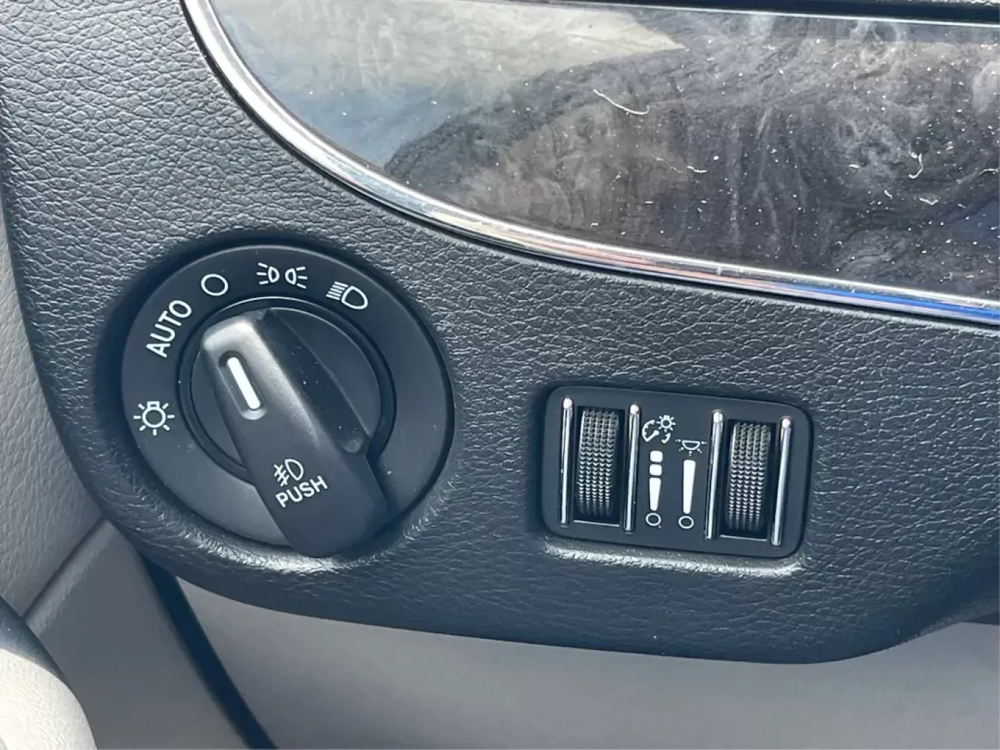 2014 Chrysler Town and Country Touring-L (2C4RC1CG3ER) with an 3.6L V6 DOHC 24V engine, 6-Speed Automatic transmission, located at 880 E. National Road, OH, 45377, (937) 908-9800, 39.891918, -84.183975 - Photo#16