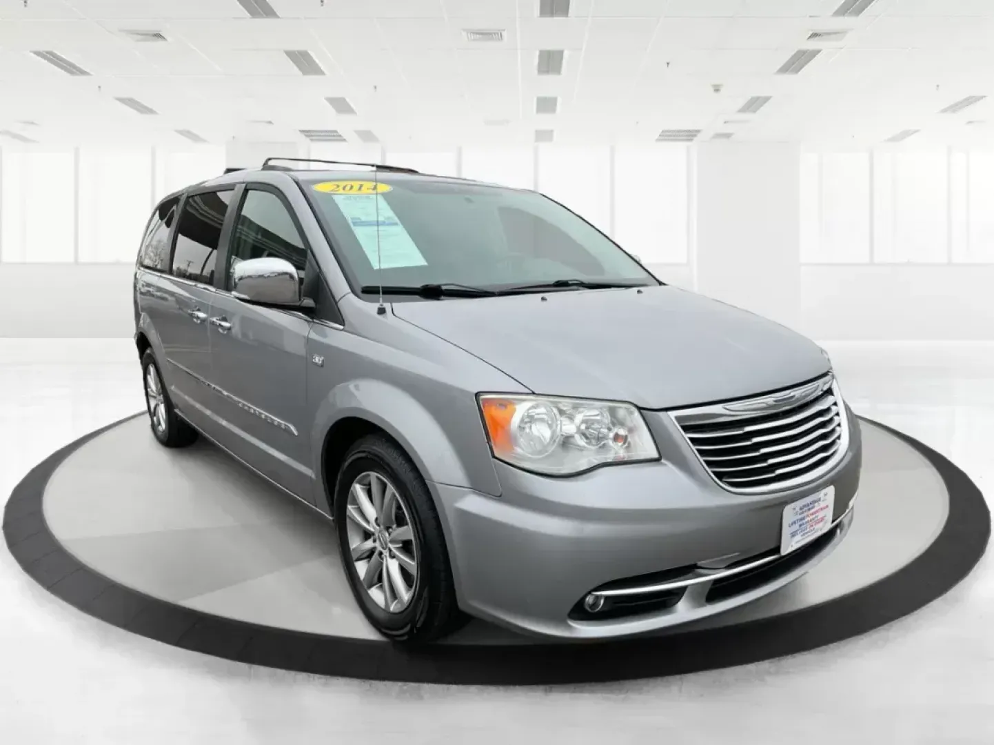 2014 Chrysler Town and Country Touring-L 30th Anniversary (2C4RC1CG7ER) with an Pentastar 3.6L V-6 DOHC engine, located at 4508 South Dixie Dr, Moraine, OH, 45439, (937) 908-9800, 39.807072, -84.031563 - Photo#0