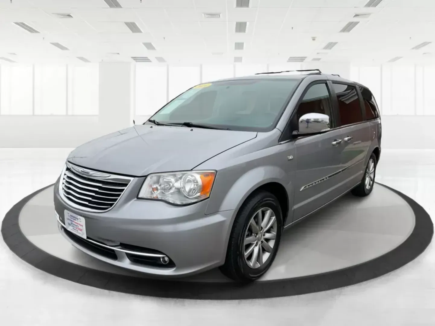 2014 Chrysler Town and Country Touring-L 30th Anniversary (2C4RC1CG7ER) with an Pentastar 3.6L V-6 DOHC engine, located at 4508 South Dixie Dr, Moraine, OH, 45439, (937) 908-9800, 39.807072, -84.031563 - Photo#7