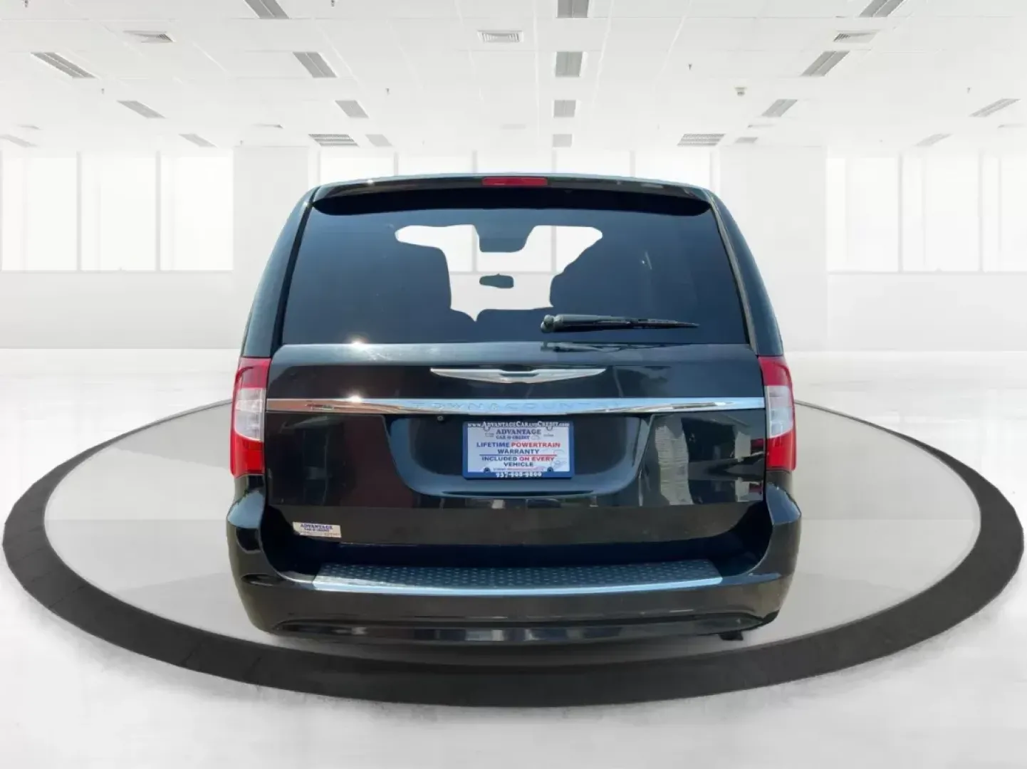 2014 Chrysler Town and Country Touring (2C4RC1BG3ER) with an Pentastar 3.6L V-6 DOHC engine, located at 1099 N County Rd 25A , Troy, OH, 45373, (937) 908-9800, 40.057041, -84.215462 - Photo#3