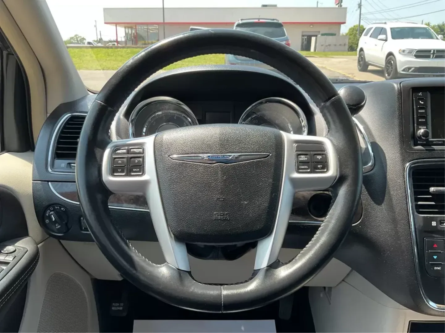 2014 Chrysler Town and Country Touring (2C4RC1BG3ER) with an Pentastar 3.6L V-6 DOHC engine, located at 1099 N County Rd 25A , Troy, OH, 45373, (937) 908-9800, 40.057041, -84.215462 - Photo#15