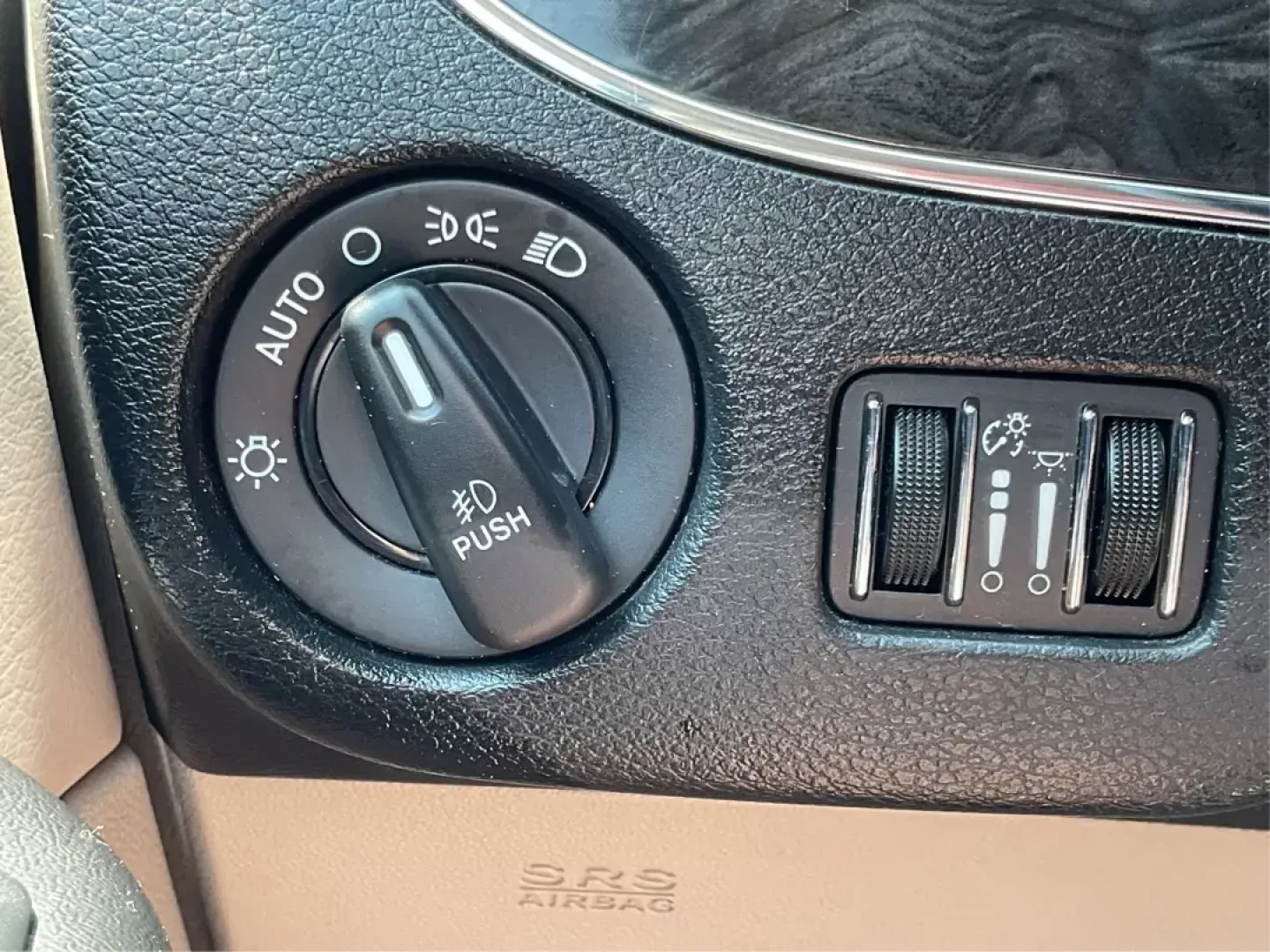 2014 Chrysler Town and Country Touring (2C4RC1BG3ER) with an Pentastar 3.6L V-6 DOHC engine, located at 1099 N County Rd 25A , Troy, OH, 45373, (937) 908-9800, 40.057041, -84.215462 - Photo#16