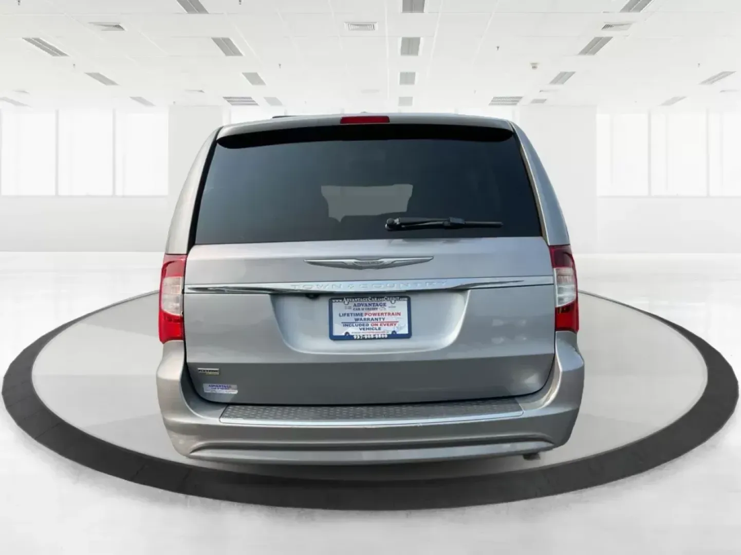 2014 Chrysler Town and Country Touring (2C4RC1BG3ER) with an 3.6L V6 DOHC 24V engine, 6-Speed Automatic transmission, located at 8750 N County Rd 25A, Piqua, OH, 45356, (937) 908-9800, 40.164391, -84.232513 - Photo#3