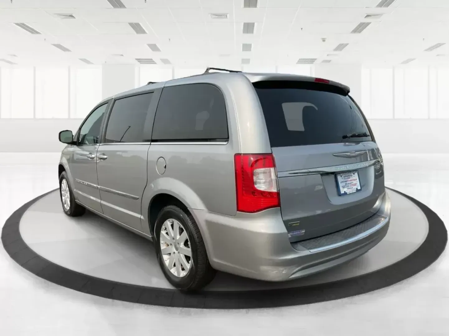 2014 Chrysler Town and Country Touring (2C4RC1BG3ER) with an 3.6L V6 DOHC 24V engine, 6-Speed Automatic transmission, located at 8750 N County Rd 25A, Piqua, OH, 45356, (937) 908-9800, 40.164391, -84.232513 - Photo#4