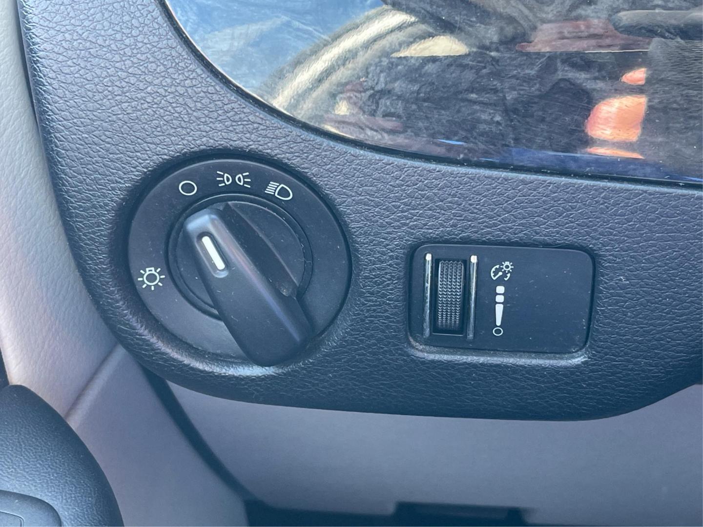 2014 Dodge Grand Caravan SXT (2C4RDGCG4ER) with an 3.6L V-6 DOHC engine, located at 1951 S Dayton Lakeview Rd., New Carlisle, OH, 45344, (937) 908-9800, 39.890999, -84.050255 - Photo#16