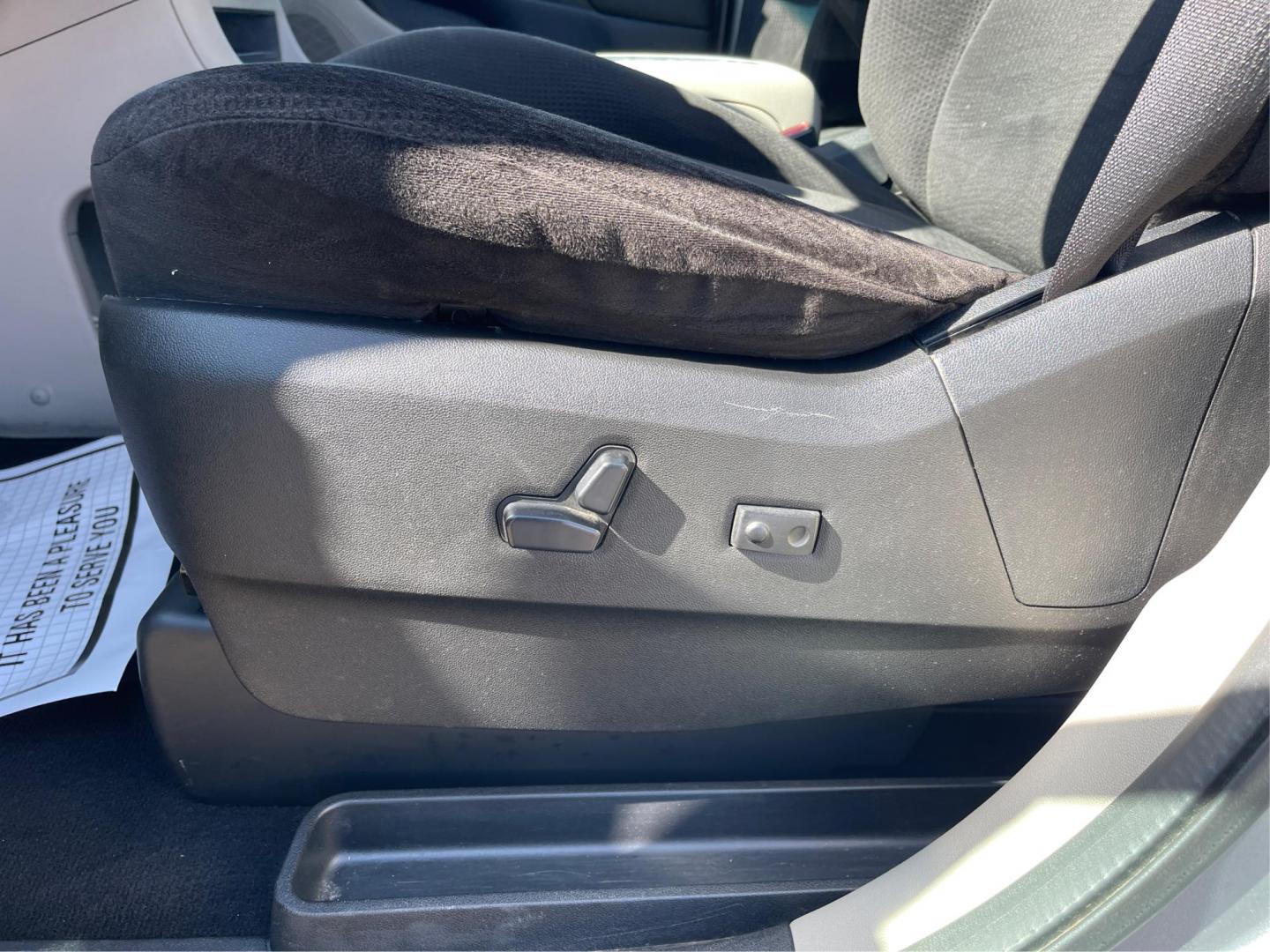 2014 Dodge Grand Caravan SXT (2C4RDGCG4ER) with an 3.6L V-6 DOHC engine, located at 1951 S Dayton Lakeview Rd., New Carlisle, OH, 45344, (937) 908-9800, 39.890999, -84.050255 - Photo#17