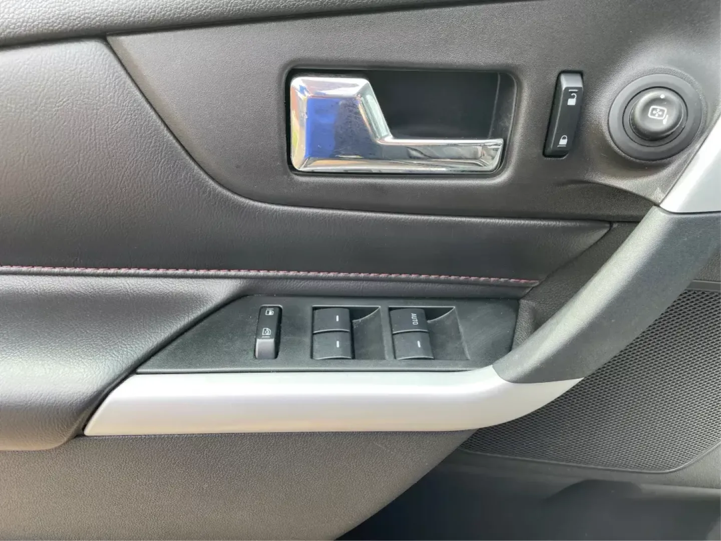 2014 Ford Edge SEL (2FMDK3JC2EB) with an Other engine, located at 1230 East Main St, Xenia, OH, 45385, (937) 908-9800, 39.688042, -83.910538 - Photo#18