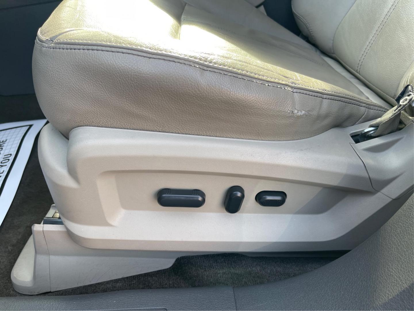 2014 Ford Edge SEL (2FMDK3JC0EB) with an Other engine, located at 4508 South Dixie Dr, Moraine, OH, 45439, (937) 908-9800, 39.807072, -84.031563 - Photo#17