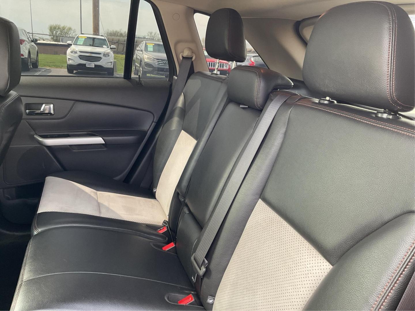 2014 Ford Edge SEL (2FMDK4JC8EB) with an 3.5L V-6 DOHC engine, located at 880 E. National Road, OH, 45377, (937) 908-9800, 39.891918, -84.183975 - Photo#9