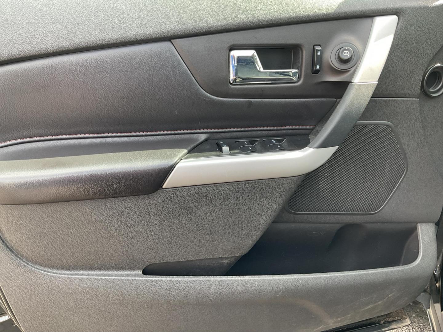 2014 Ford Edge SEL (2FMDK4JC8EB) with an 3.5L V-6 DOHC engine, located at 880 E. National Road, OH, 45377, (937) 908-9800, 39.891918, -84.183975 - Photo#18