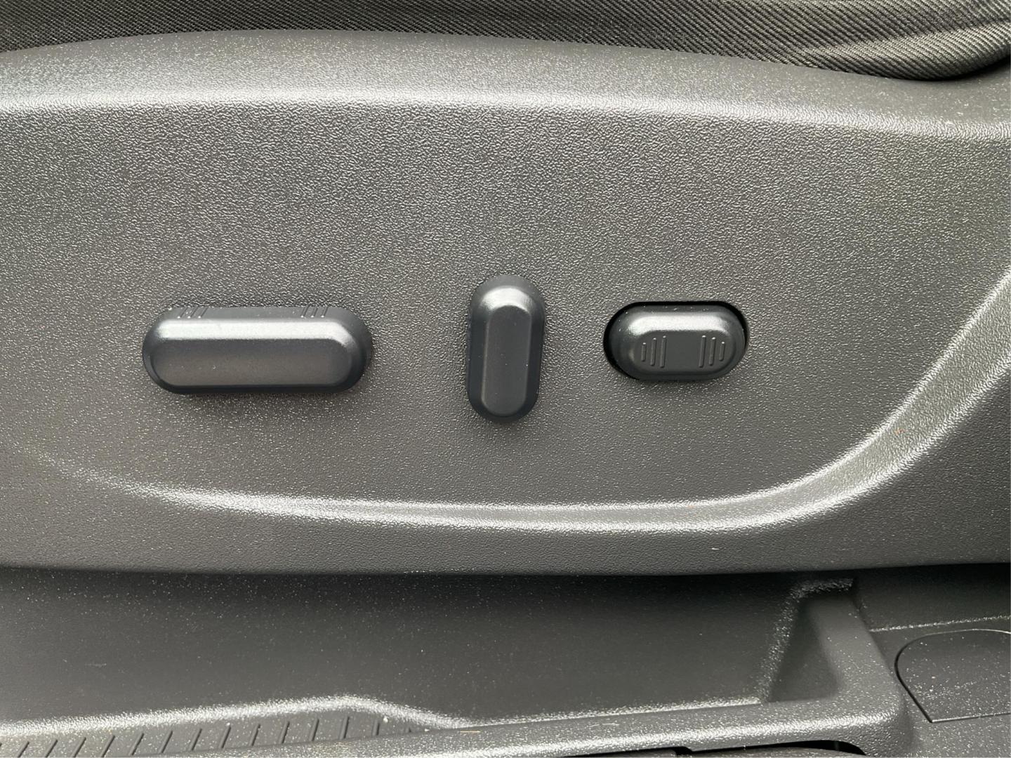 2014 Ford Escape Titanium (1FMCU9J95EU) with an EcoBoost 1.6L I-4 gasoline direct injection engine, located at 8750 N County Rd 25A, Piqua, OH, 45356, (937) 908-9800, 40.164391, -84.232513 - Photo#17