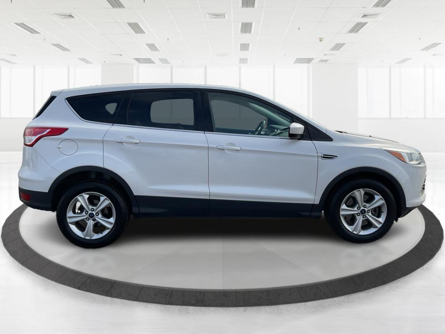 2014 Ford Escape SE (1FMCU0G94EU) with an EcoBoost 1.6L I-4 gasoline direct injection engine, located at 401 Woodman Dr, Riverside, OH, 45431, (937) 908-9800, 39.761024, -84.120956 - Photo#1