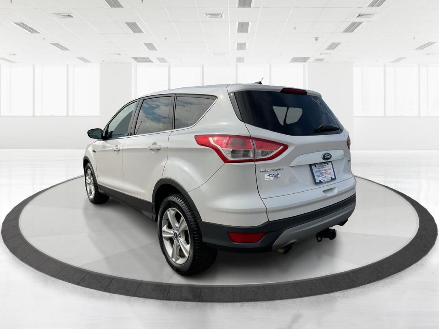 2014 Ford Escape SE (1FMCU0G94EU) with an EcoBoost 1.6L I-4 gasoline direct injection engine, located at 401 Woodman Dr, Riverside, OH, 45431, (937) 908-9800, 39.761024, -84.120956 - Photo#4
