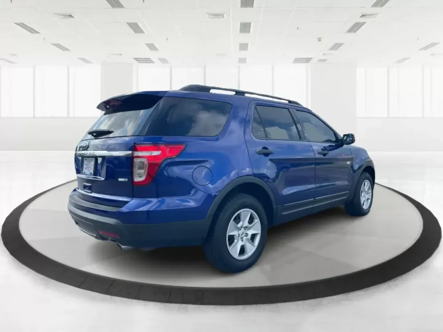 2014 Ford Explorer Base (1FM5K8B84EG) with an Other engine, located at 1230 East Main St, Xenia, OH, 45385, (937) 908-9800, 39.688042, -83.910538 - Photo#2
