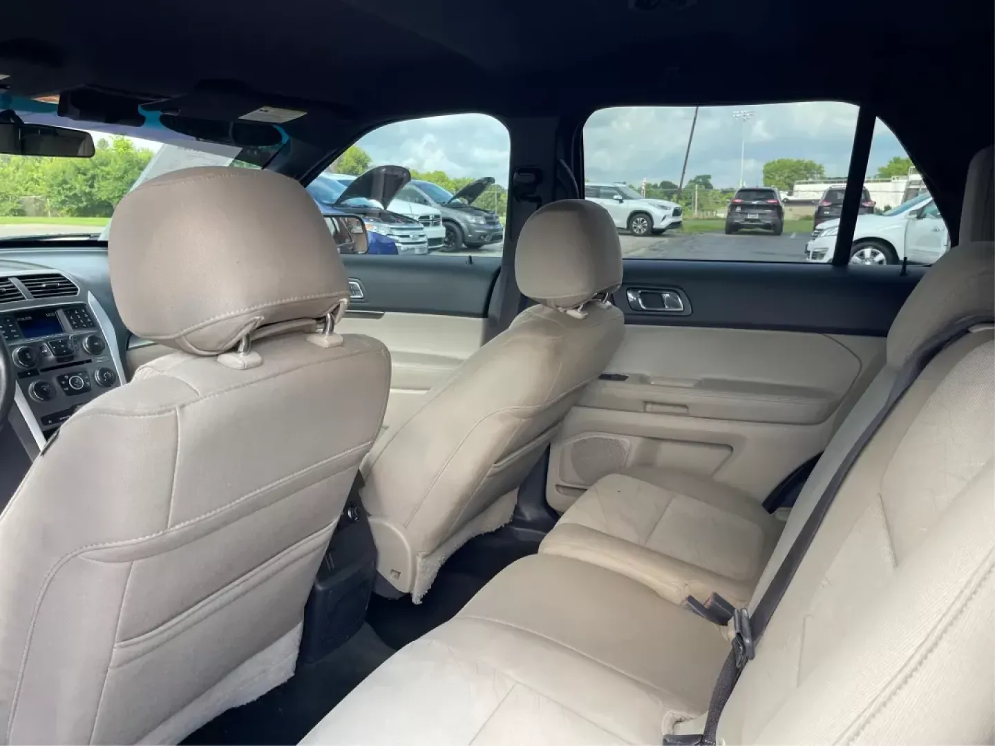 2014 Ford Explorer Base (1FM5K8B84EG) with an Other engine, located at 1230 East Main St, Xenia, OH, 45385, (937) 908-9800, 39.688042, -83.910538 - Photo#8