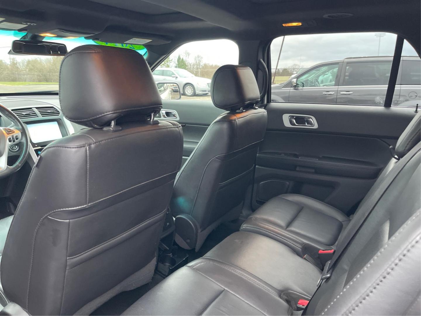 2014 Ford Explorer Limited 4WD (1FM5K8F82EG) with an 3.5L V6 DOHC 24V engine, 6-Speed Automatic transmission, located at 1184 Kauffman Ave, Fairborn, OH, 45324, (937) 908-9800, 39.807072, -84.031563 - Photo#9