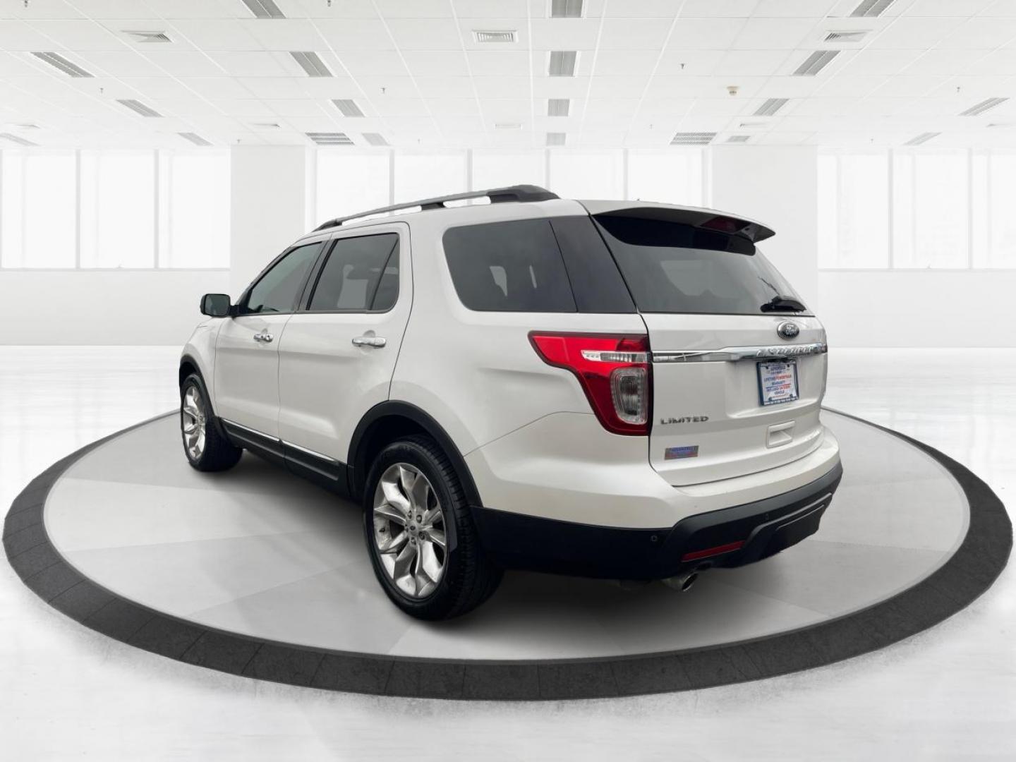 2014 Ford Explorer Limited 4WD (1FM5K8F82EG) with an 3.5L V6 DOHC 24V engine, 6-Speed Automatic transmission, located at 1184 Kauffman Ave, Fairborn, OH, 45324, (937) 908-9800, 39.807072, -84.031563 - Photo#4