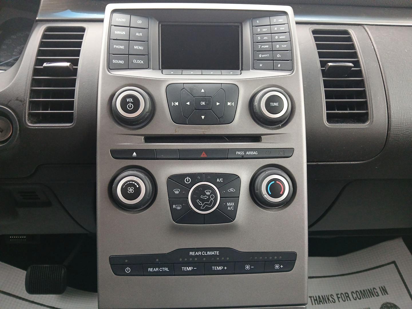 2014 Ford Flex SE FWD (2FMGK5B8XEB) with an 3.5L V6 DOHC 24V engine, 6-Speed Automatic Overdrive transmission, located at 1184 Kauffman Ave, Fairborn, OH, 45324, (937) 908-9800, 39.807072, -84.031563 - Photo#12