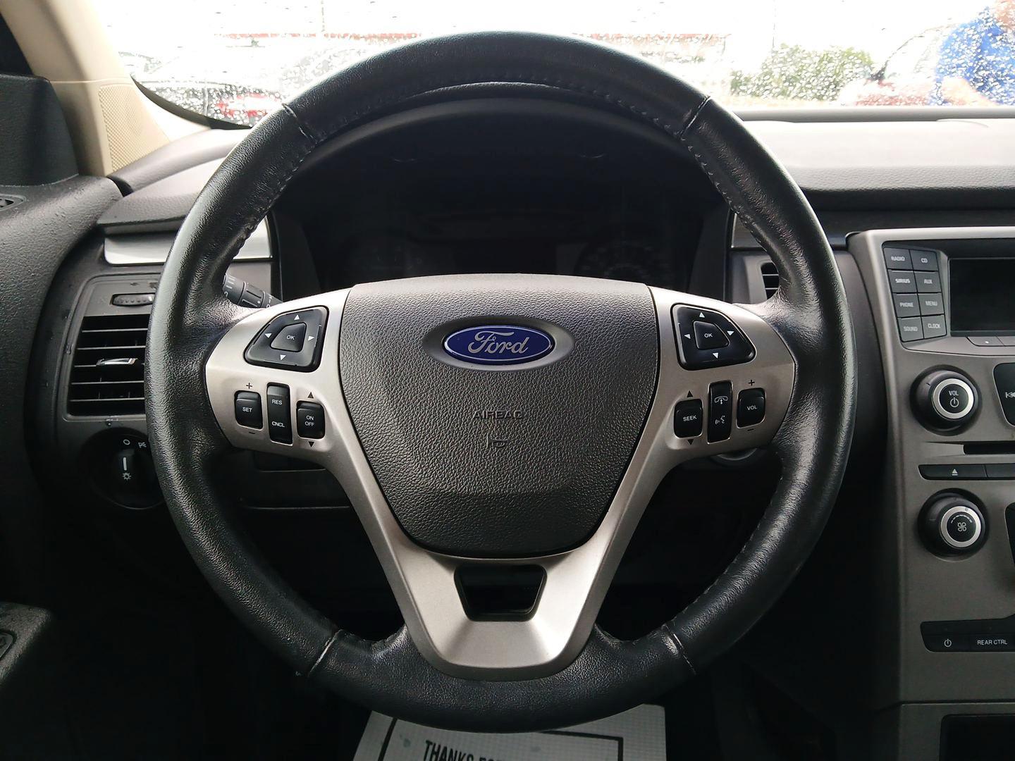2014 Ford Flex SE FWD (2FMGK5B8XEB) with an 3.5L V6 DOHC 24V engine, 6-Speed Automatic Overdrive transmission, located at 1184 Kauffman Ave, Fairborn, OH, 45324, (937) 908-9800, 39.807072, -84.031563 - Photo#15