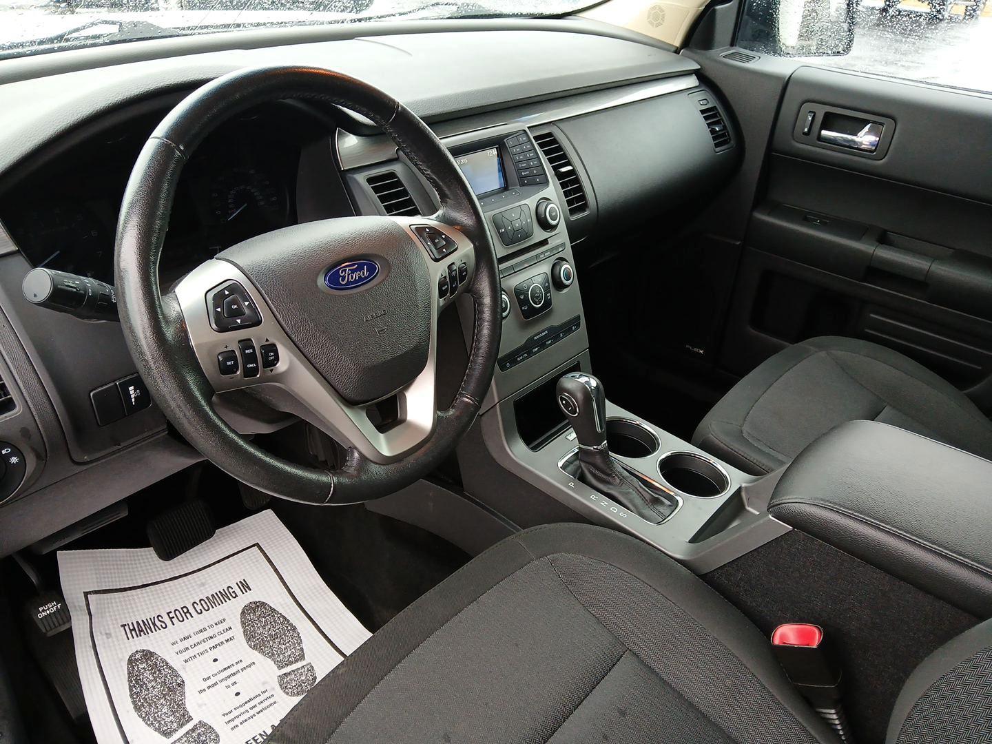 2014 Ford Flex SE FWD (2FMGK5B8XEB) with an 3.5L V6 DOHC 24V engine, 6-Speed Automatic Overdrive transmission, located at 1184 Kauffman Ave, Fairborn, OH, 45324, (937) 908-9800, 39.807072, -84.031563 - Photo#8