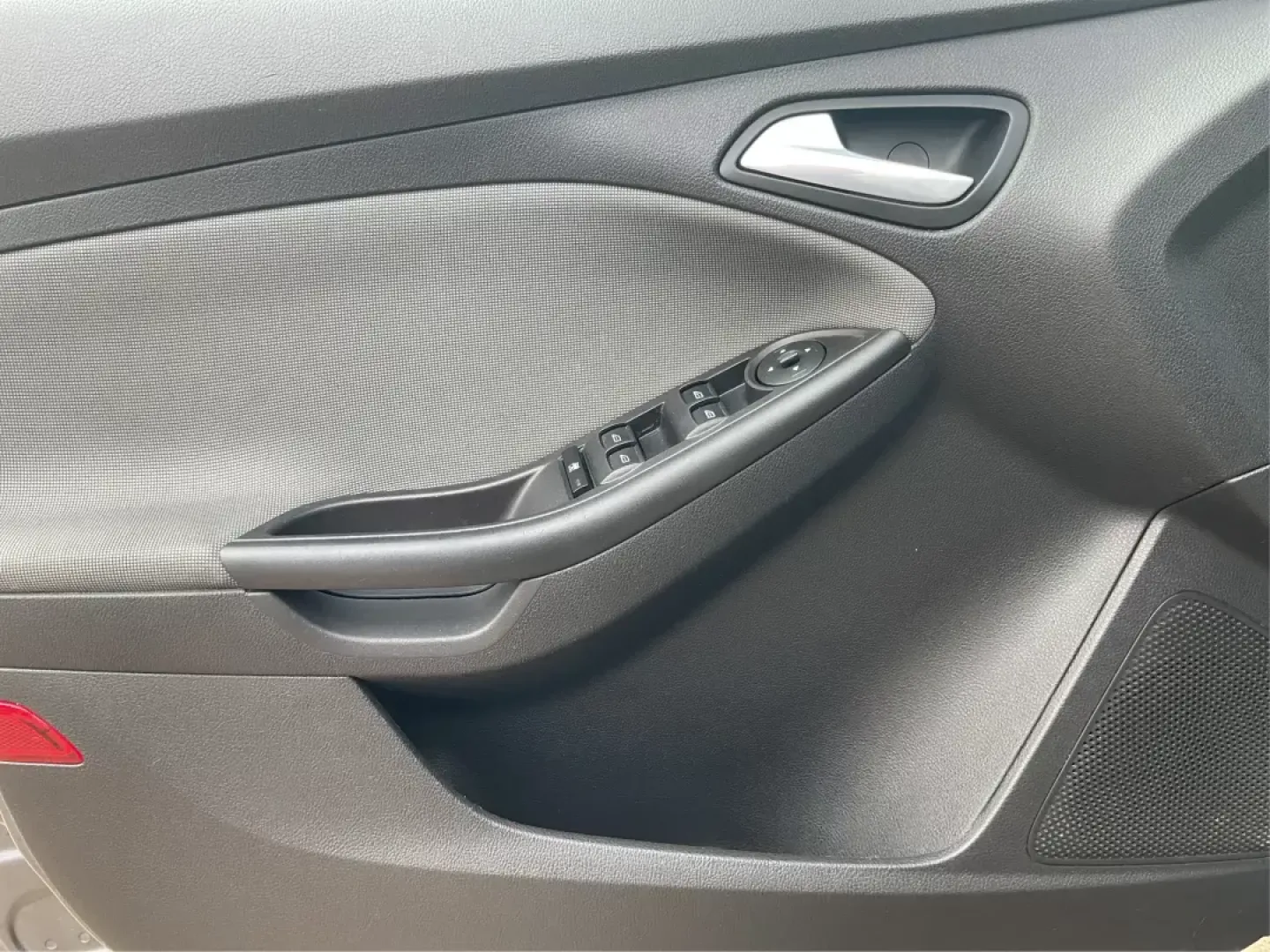 2014 Ford Focus SE (1FADP3F21EL) with an 2L I-4 gasoline direct injection engine, located at 1099 N County Rd 25A , Troy, OH, 45373, (937) 908-9800, 40.057041, -84.215462 - Photo#17