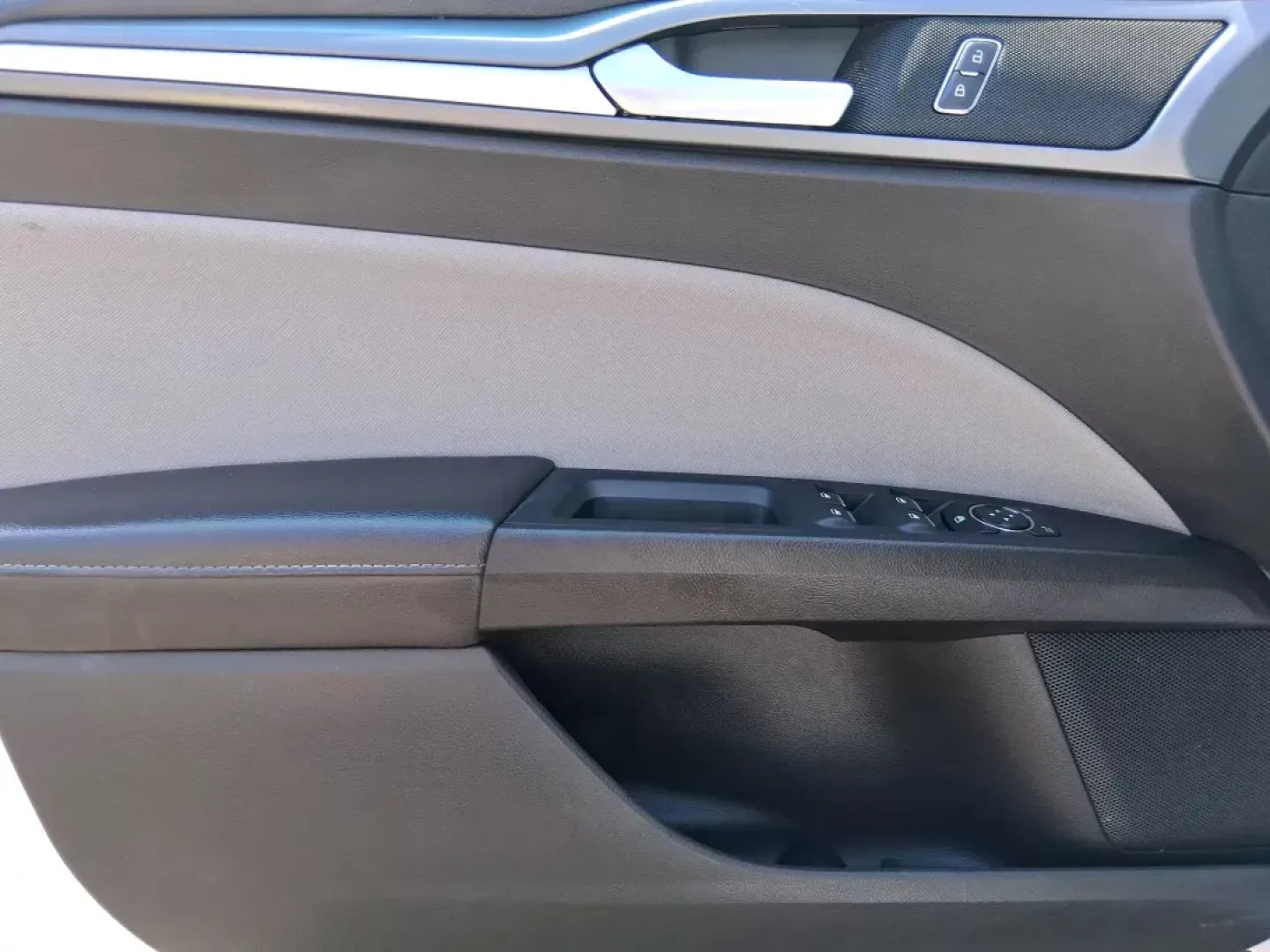 2014 Ford Fusion S (1FA6P0G70E5) with an Duratec 2.5L I-4 DOHC engine, located at 1951 S Dayton Lakeview Rd., New Carlisle, OH, 45344, (937) 908-9800, 39.890999, -84.050255 - Photo#17