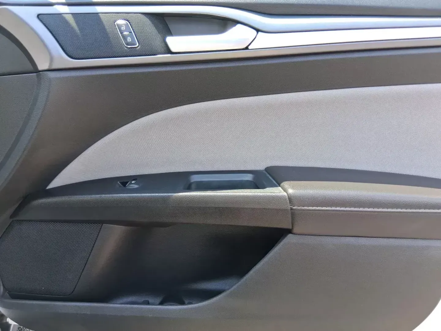 2014 Ford Fusion S (1FA6P0G70E5) with an Duratec 2.5L I-4 DOHC engine, located at 1951 S Dayton Lakeview Rd., New Carlisle, OH, 45344, (937) 908-9800, 39.890999, -84.050255 - Photo#18