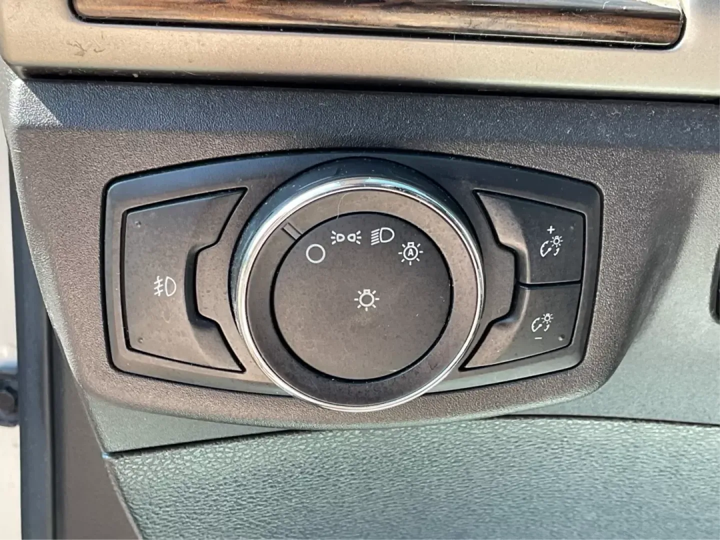 2010 Subaru Outback 2.5i Limited (4S4BRBKC5A3) with an 2.5L H-4 variable valve control engine, located at 4508 South Dixie Dr, Moraine, OH, 45439, (937) 908-9800, 39.807072, -84.031563 - Photo#17