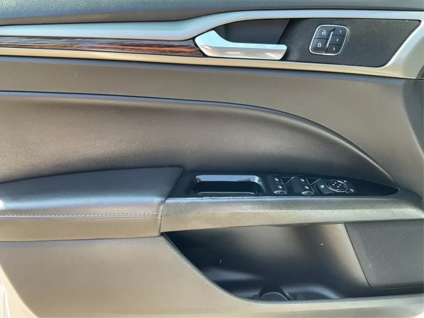 2010 Subaru Outback 2.5i Limited (4S4BRBKC5A3) with an 2.5L H-4 variable valve control engine, located at 4508 South Dixie Dr, Moraine, OH, 45439, (937) 908-9800, 39.807072, -84.031563 - Photo#19