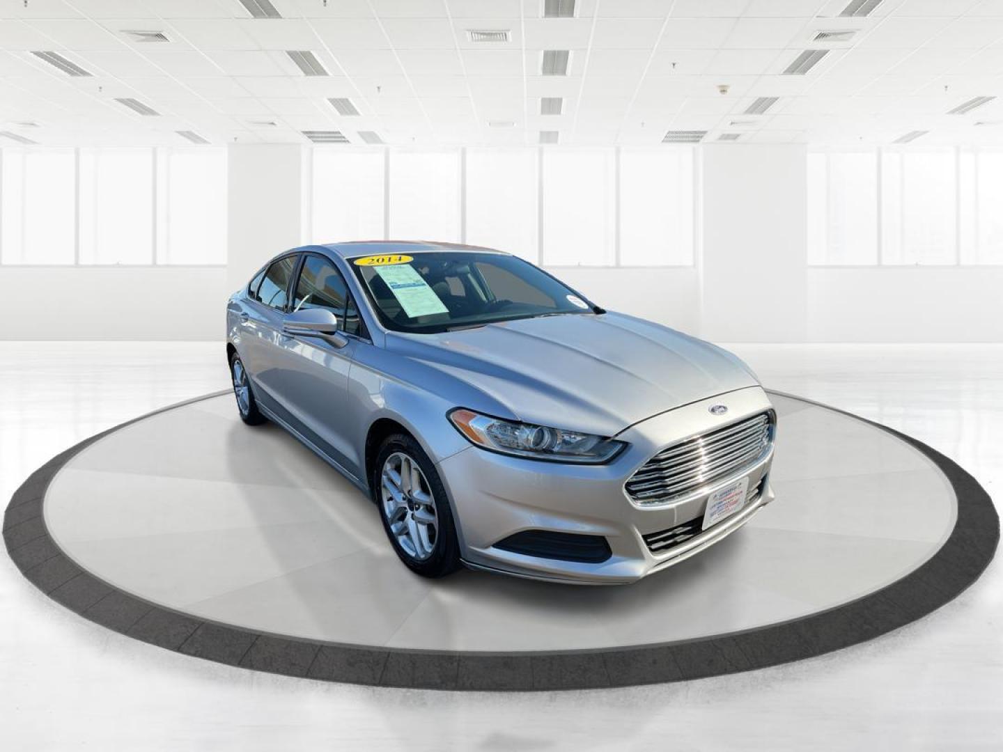 2014 Ingot Silver Ford Fusion SE (1FA6P0H76E5) with an 2.5L L4 DOHC 16V engine, located at 1184 Kauffman Ave, Fairborn, OH, 45324, (937) 908-9800, 39.807072, -84.031563 - Photo#0