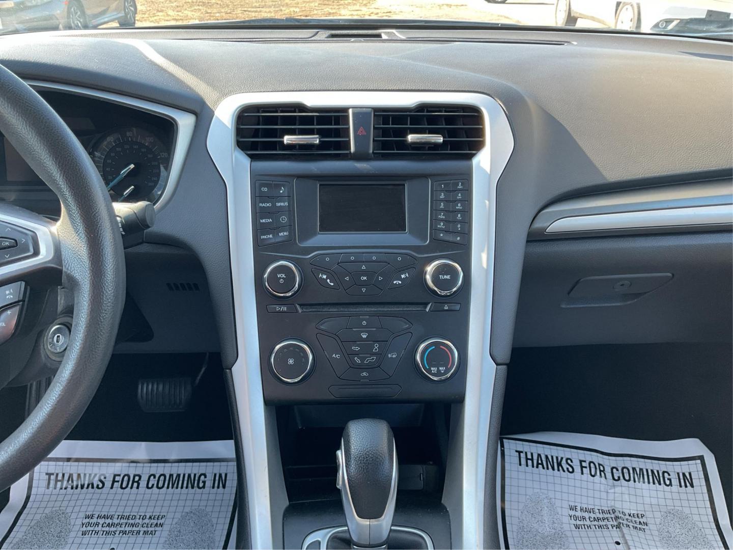 2014 Ingot Silver Ford Fusion SE (1FA6P0H76E5) with an 2.5L L4 DOHC 16V engine, located at 1184 Kauffman Ave, Fairborn, OH, 45324, (937) 908-9800, 39.807072, -84.031563 - Photo#12
