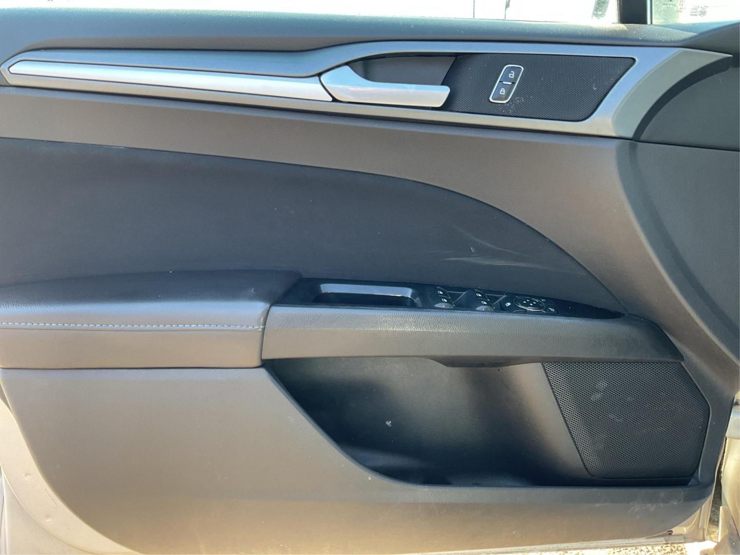 2014 Ingot Silver Ford Fusion SE (1FA6P0H76E5) with an 2.5L L4 DOHC 16V engine, located at 1184 Kauffman Ave, Fairborn, OH, 45324, (937) 908-9800, 39.807072, -84.031563 - Photo#18