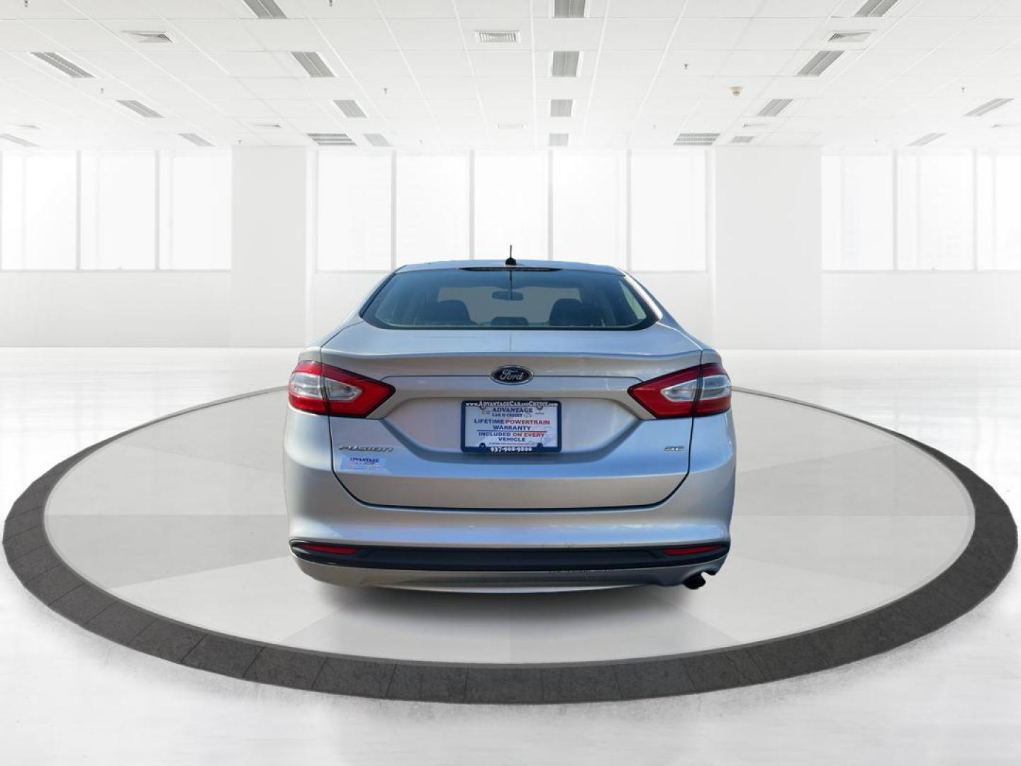 2014 Ingot Silver Ford Fusion SE (1FA6P0H76E5) with an 2.5L L4 DOHC 16V engine, located at 1184 Kauffman Ave, Fairborn, OH, 45324, (937) 908-9800, 39.807072, -84.031563 - Photo#3