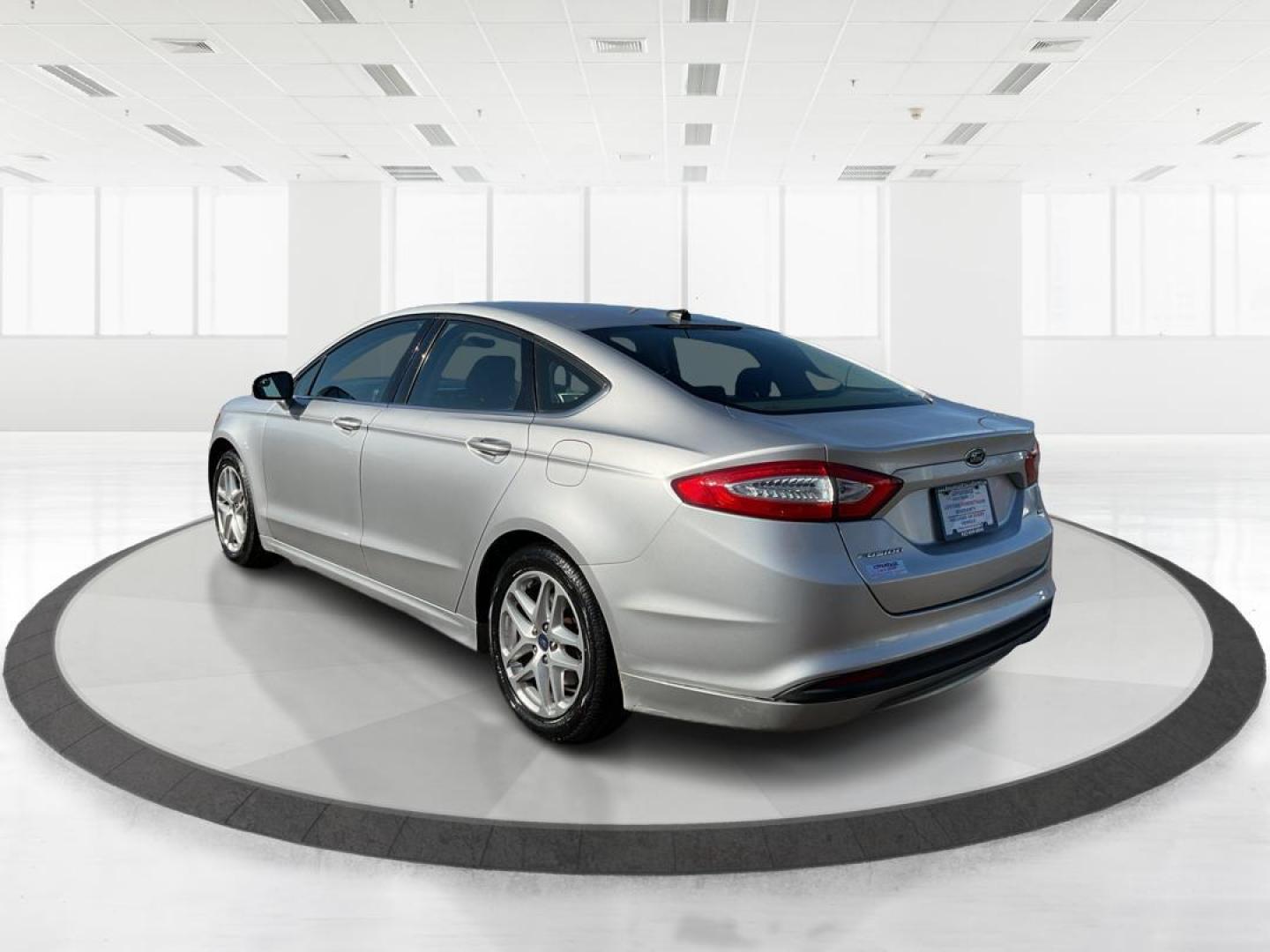 2014 Ingot Silver Ford Fusion SE (1FA6P0H76E5) with an 2.5L L4 DOHC 16V engine, located at 1184 Kauffman Ave, Fairborn, OH, 45324, (937) 908-9800, 39.807072, -84.031563 - Photo#4