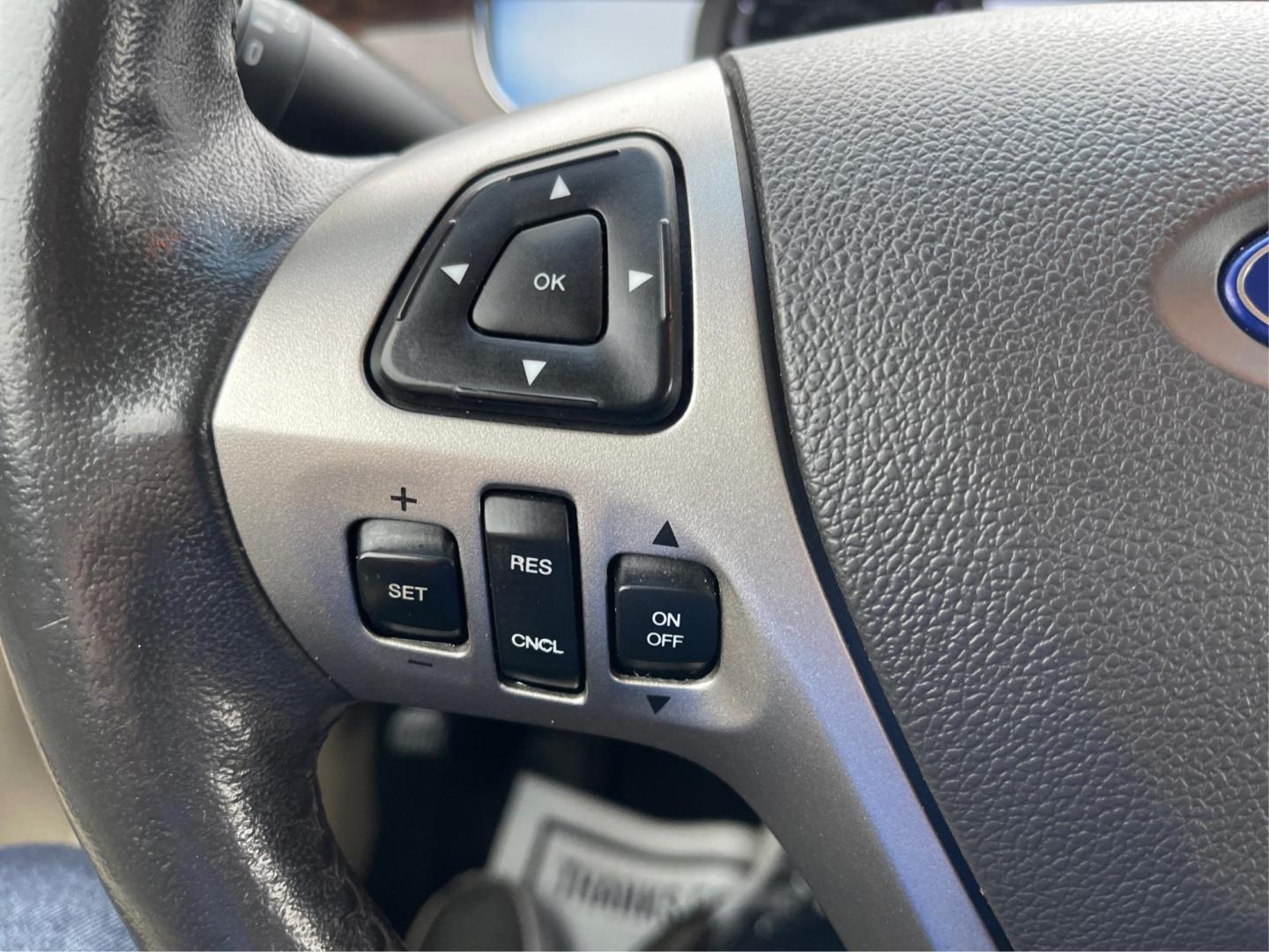 2014 Deep Impact Blue Metallic Ford Taurus Limited AWD (1FAHP2J86EG) with an 3.5L V6 DOHC 24V engine, 6-Speed Automatic transmission, located at 4508 South Dixie Dr, Moraine, OH, 45439, (937) 908-9800, 39.807072, -84.031563 - Photo#13