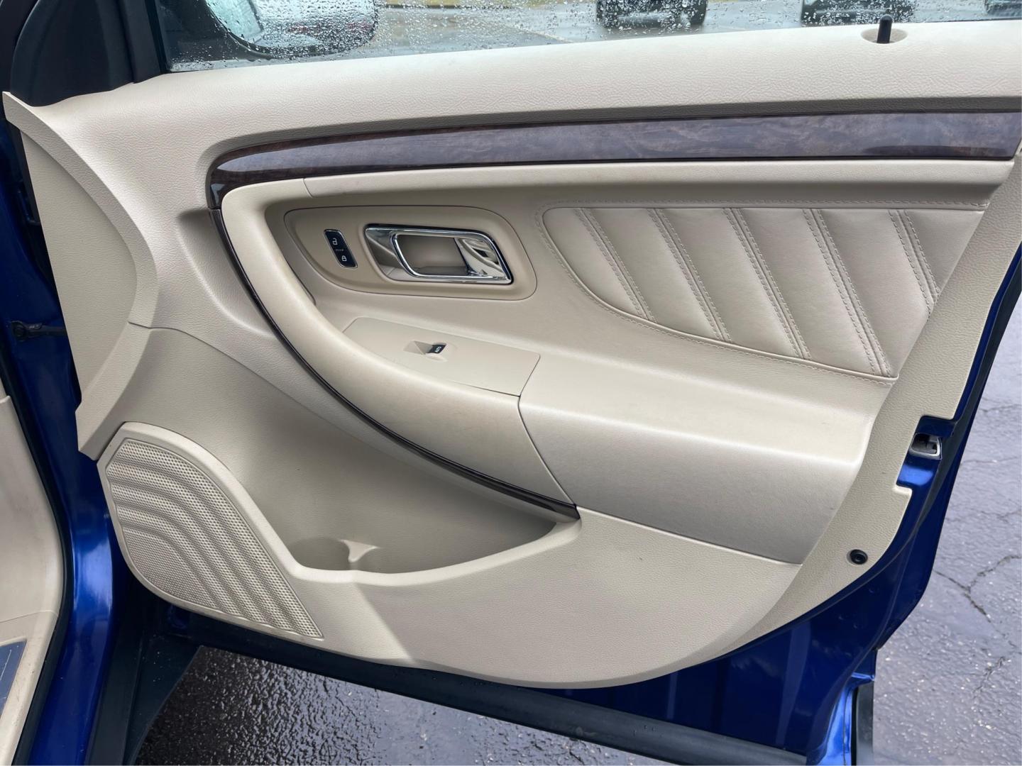 2014 Deep Impact Blue Metallic Ford Taurus Limited AWD (1FAHP2J86EG) with an 3.5L V6 DOHC 24V engine, 6-Speed Automatic transmission, located at 4508 South Dixie Dr, Moraine, OH, 45439, (937) 908-9800, 39.807072, -84.031563 - Photo#17
