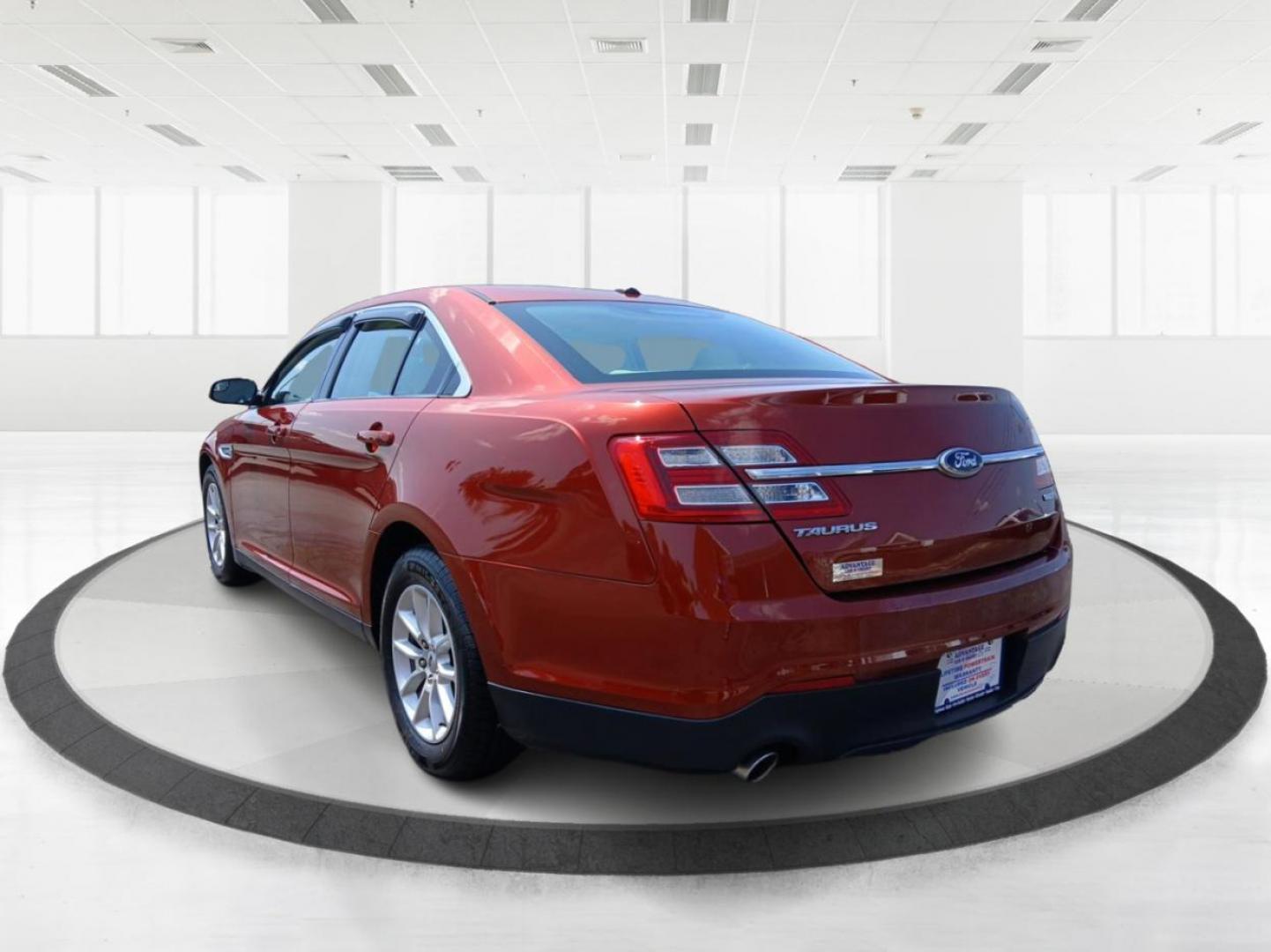 2014 Ford Taurus SE FWD (1FAHP2D88EG) with an 3.5L V6 DOHC 24V engine, 6-Speed Automatic transmission, located at 1951 S Dayton Lakeview Rd., New Carlisle, OH, 45344, (937) 908-9800, 39.890999, -84.050255 - Photo#4