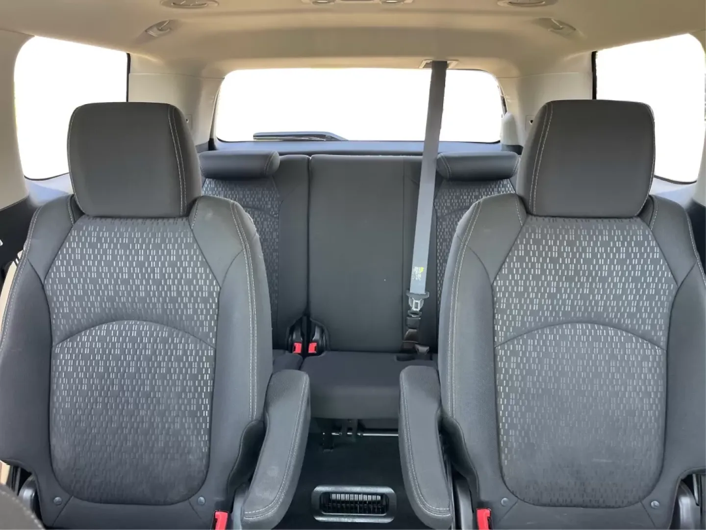 2014 GMC Acadia SLE-2 AWD (1GKKVPKD1EJ) with an 3.6L V6 DOHC 24V engine, 6-Speed Automatic transmission, located at 1099 N County Rd 25A , Troy, OH, 45373, (937) 908-9800, 40.057041, -84.215462 - Photo#13